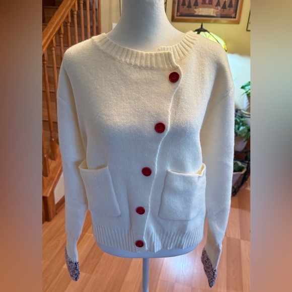 NWOT Women’s Winter White Cable Cardigan W Red Buttons Long Accent Sleeves Sz XL - Picture 10 of 14